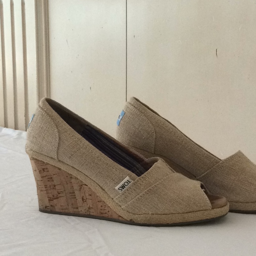 Toms cork wedge 8.5